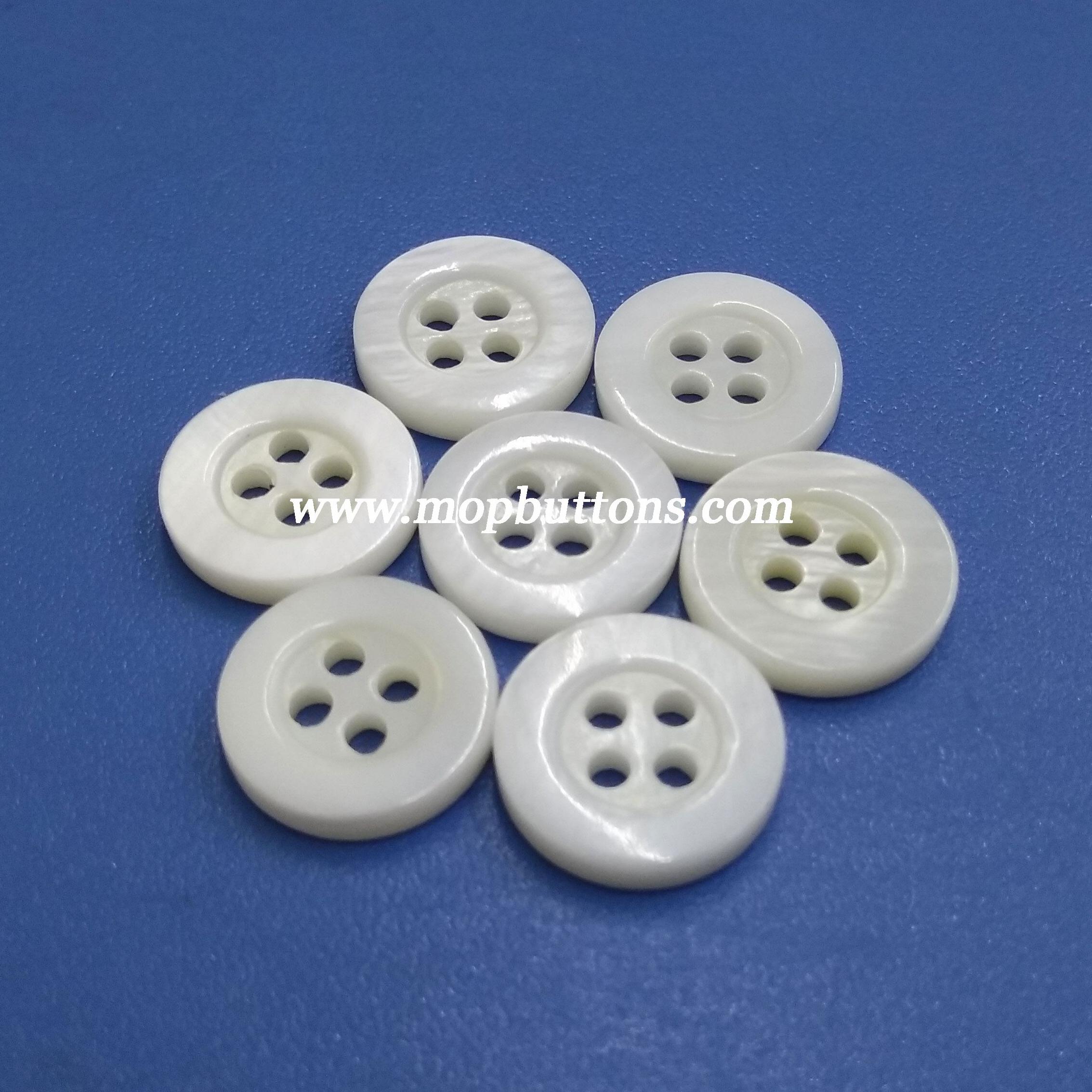 4-Hole Round Natural River Sea Shell Polished Buttons With Rim