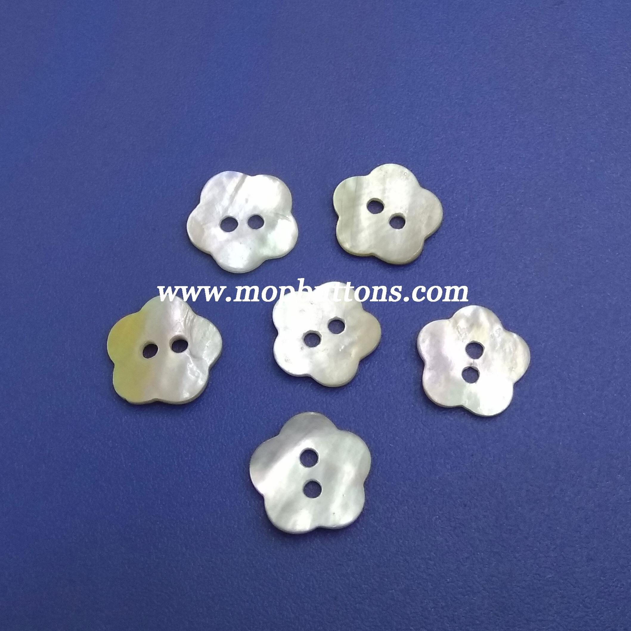  Flower Shape Chinese Agoya Button
