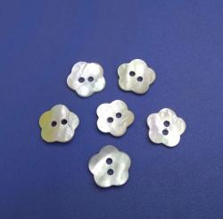  Flower Shape Chinese Agoya Button