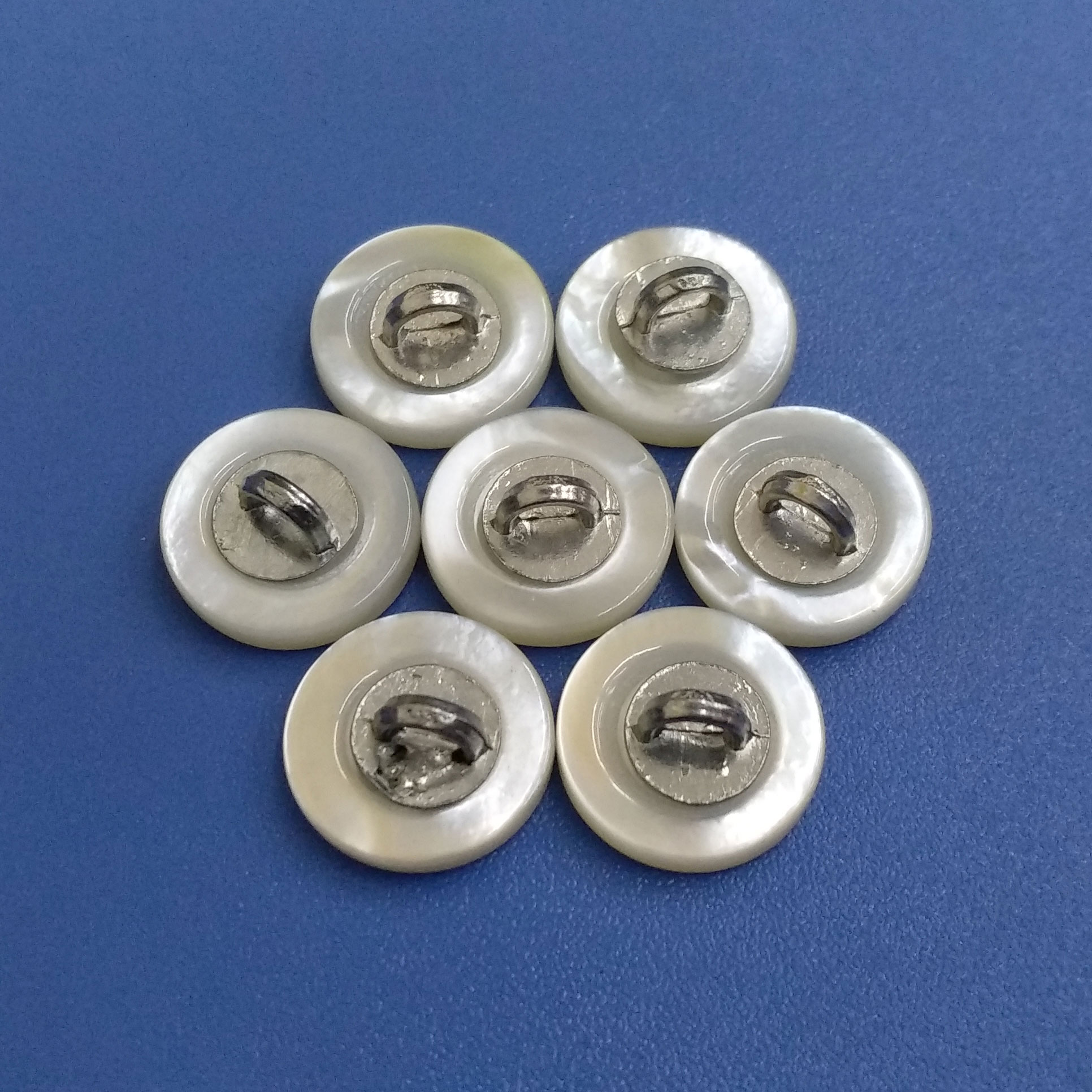 Clothing Decorative Natural White Shank Buttons with Metal for Blouse