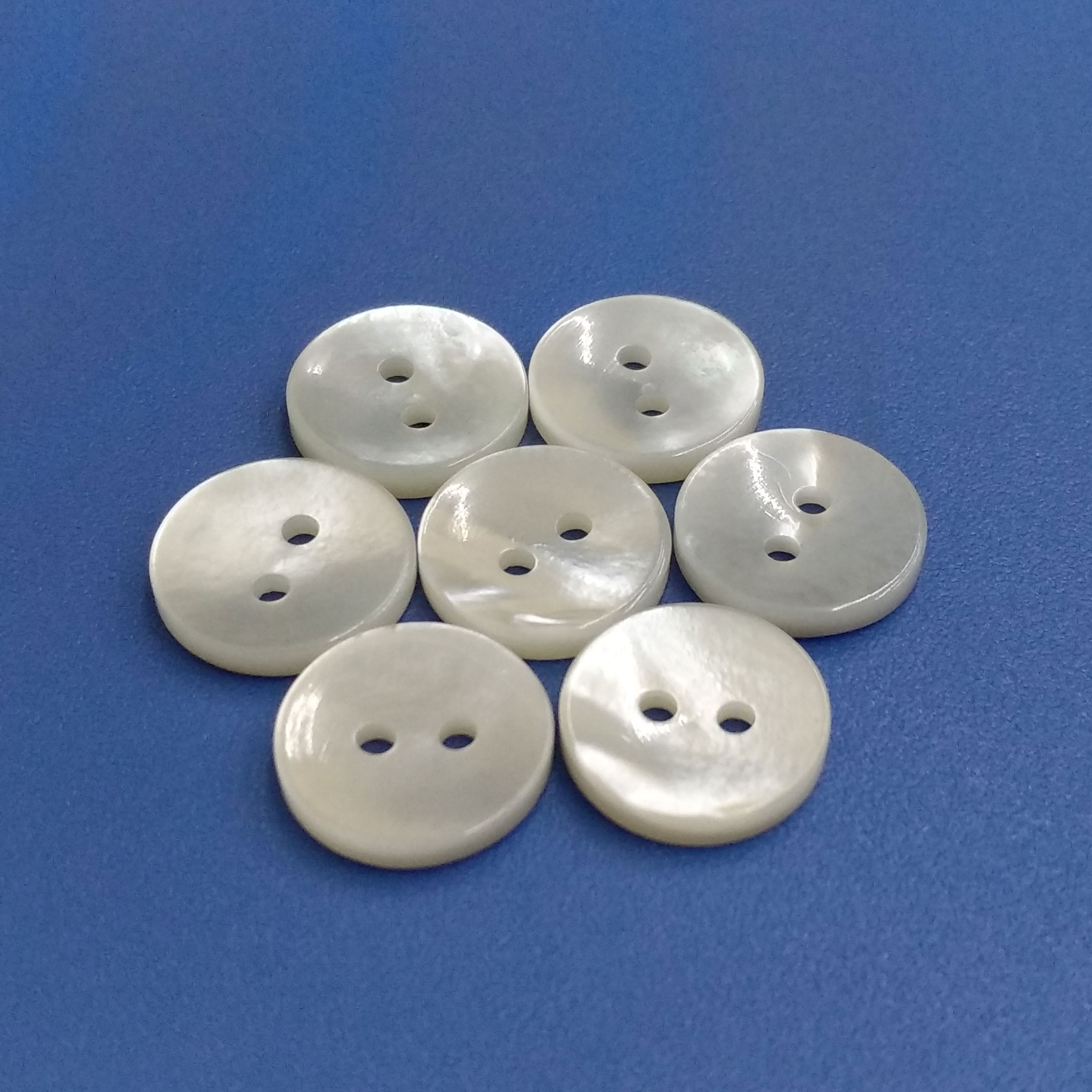 Quality White Natural MOP Shell Buttons for Luxury Shirt Brand