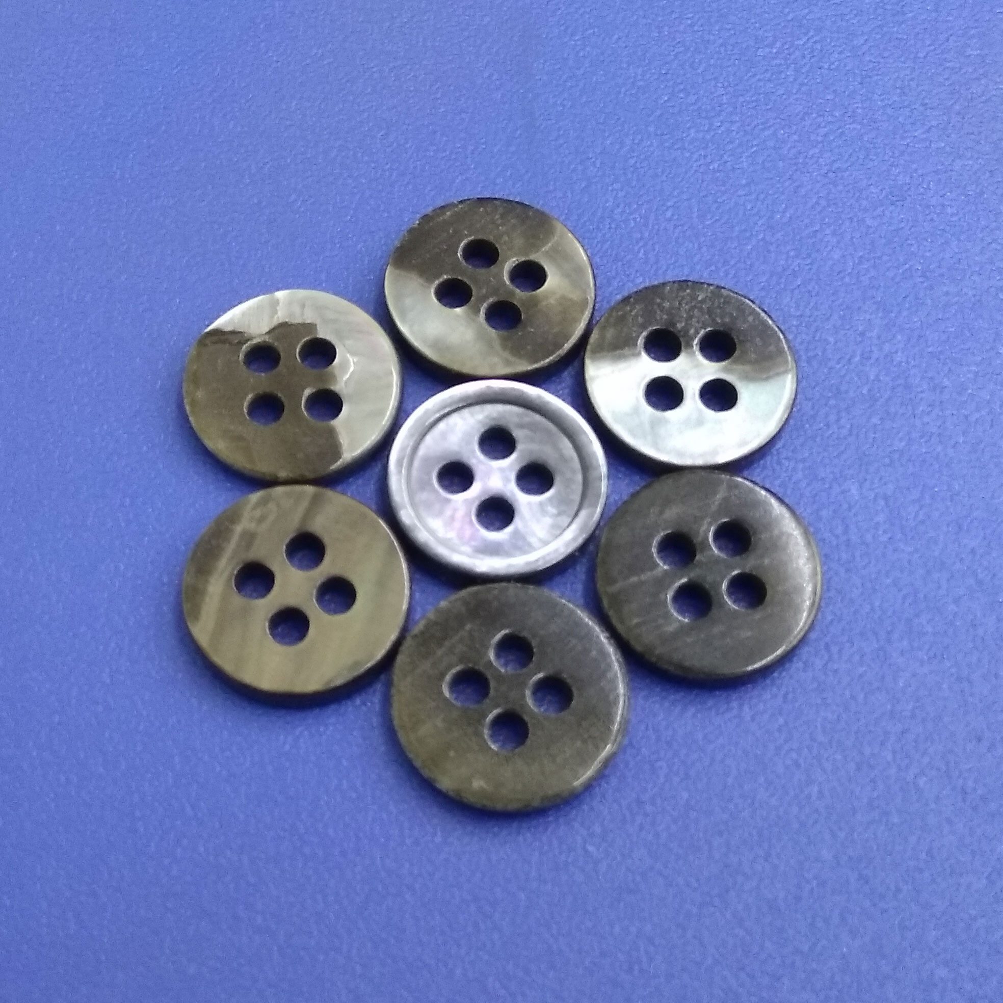 Customized Grey Silver Coloured MOP Shirt Shell Buttons