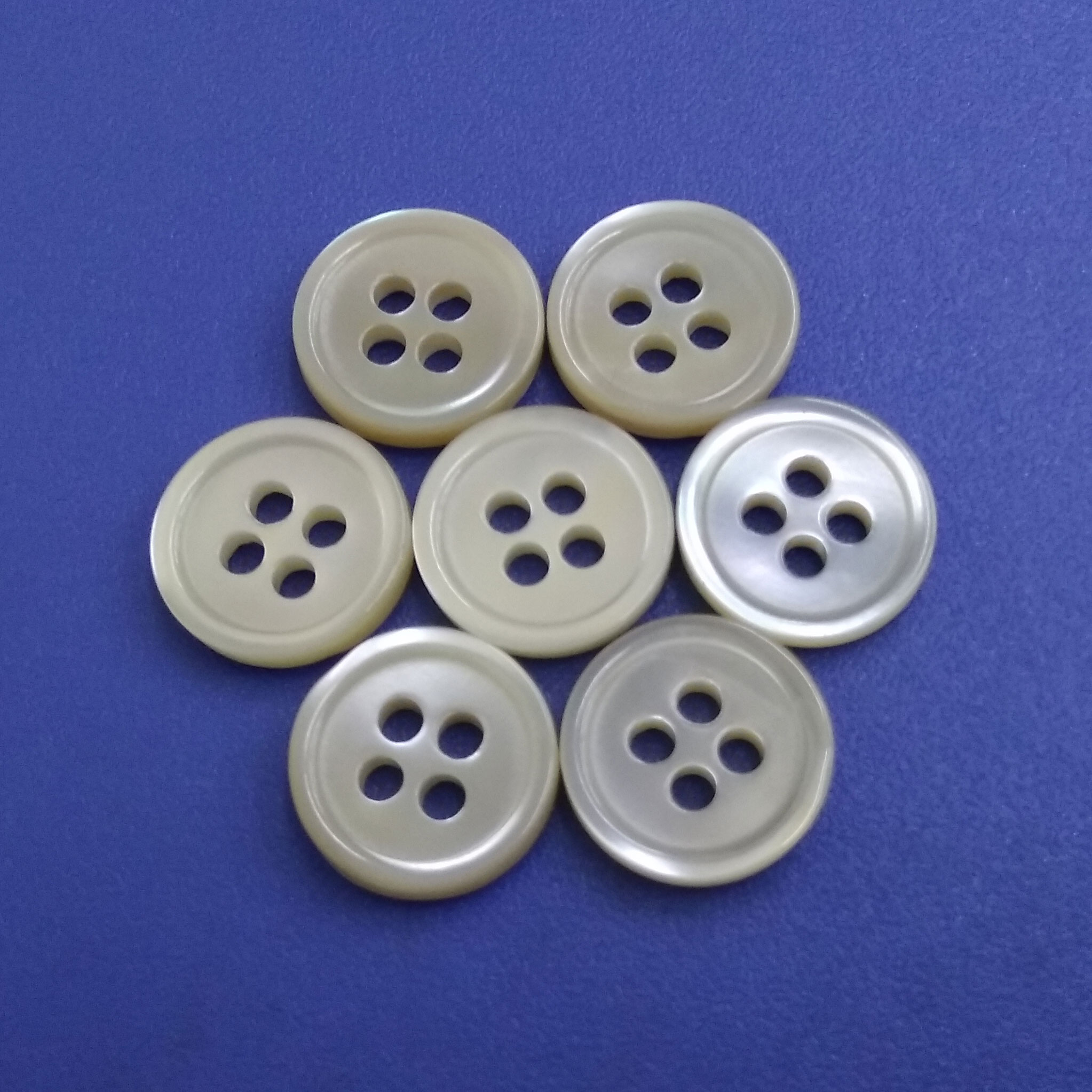 Cream White Shirt MOP Buttons with Slim Rim Design