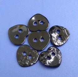 Customized Black Colored Heart Shape Fashion Ornamental Agoya Shell Button