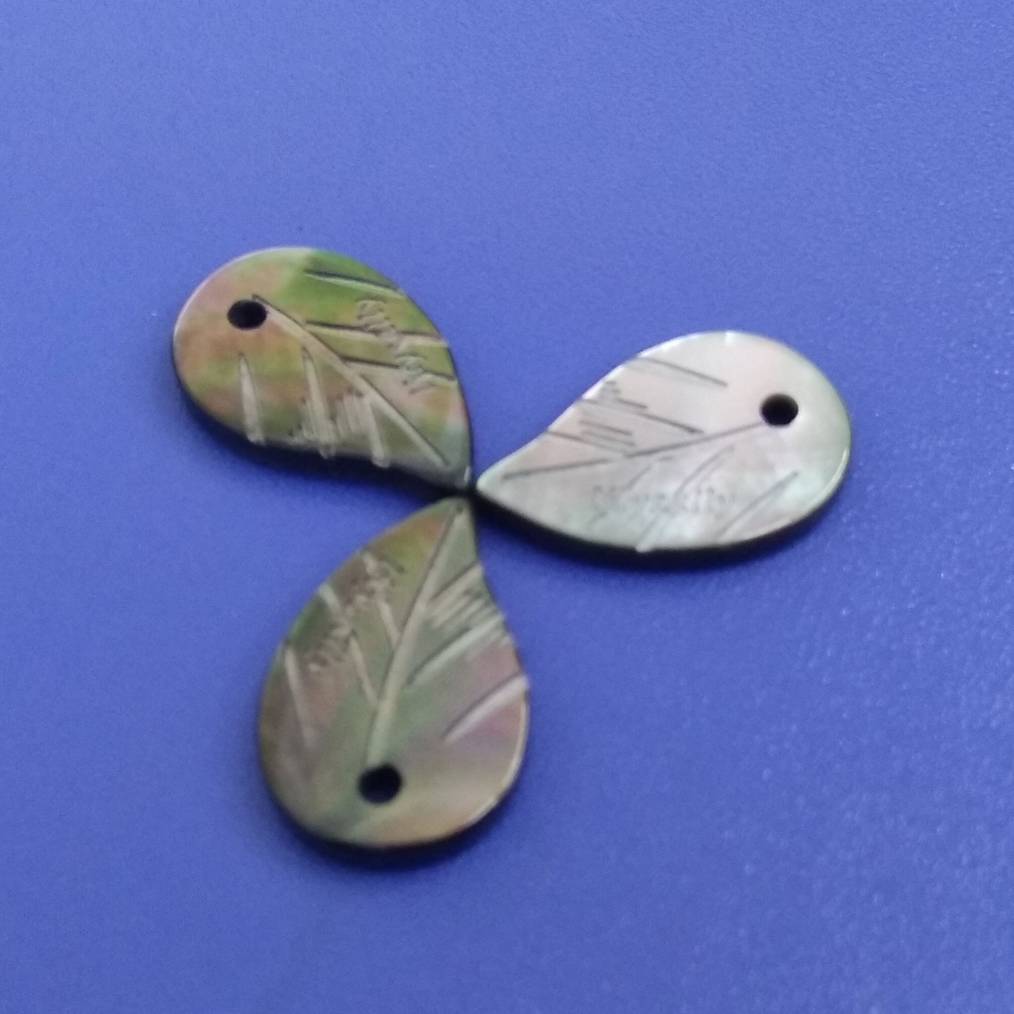 New Leaves Laser Pattern Black MOP Buttons for Jewellery/Jewelry Making