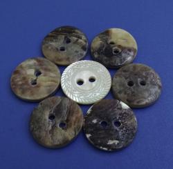 Round Laser Engraved Pattern with Japan Agoya Shell Button for Fashion Clothing
