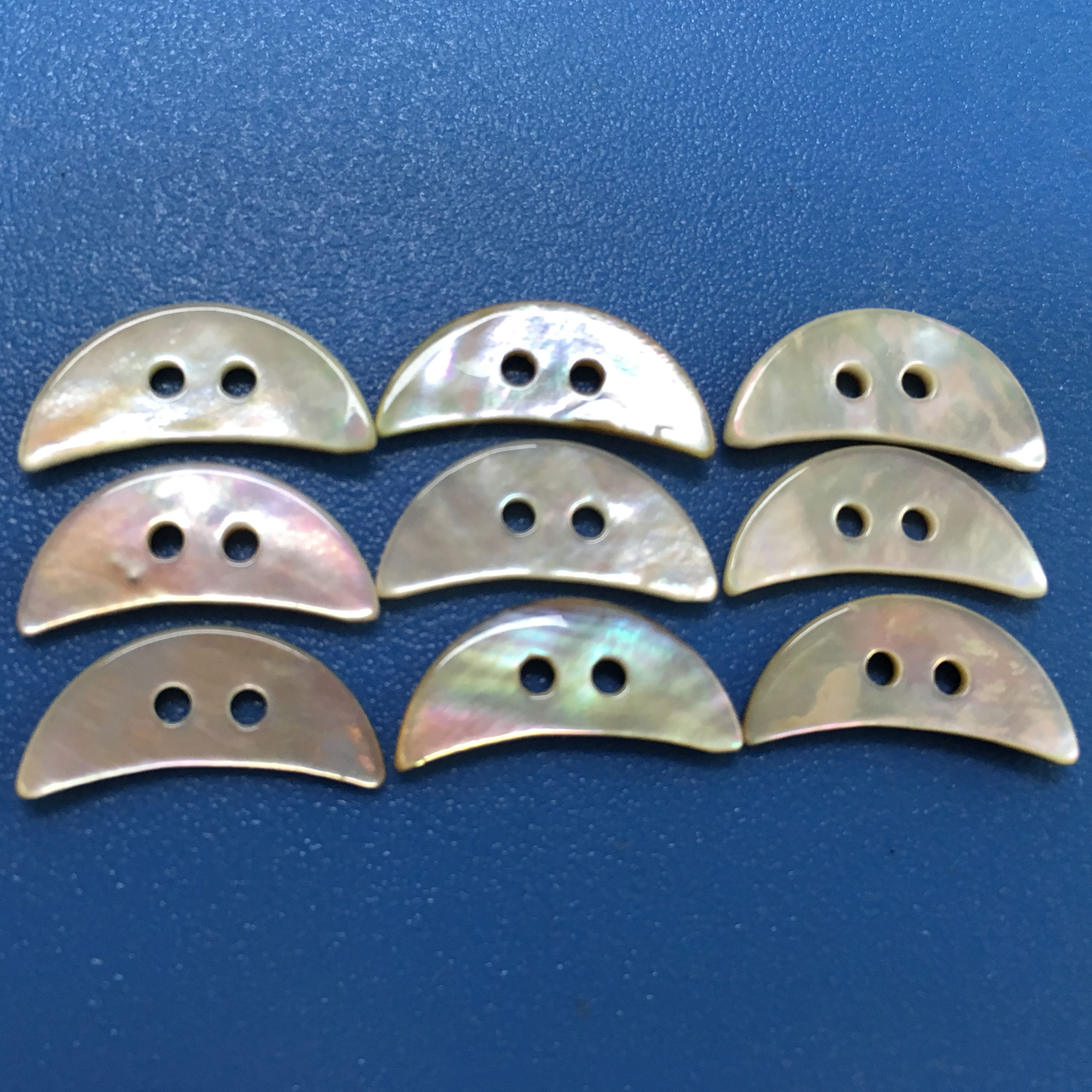 Moon Shape Double Side Shiny Coated Lacquer Akoya Shell MOP Buttons