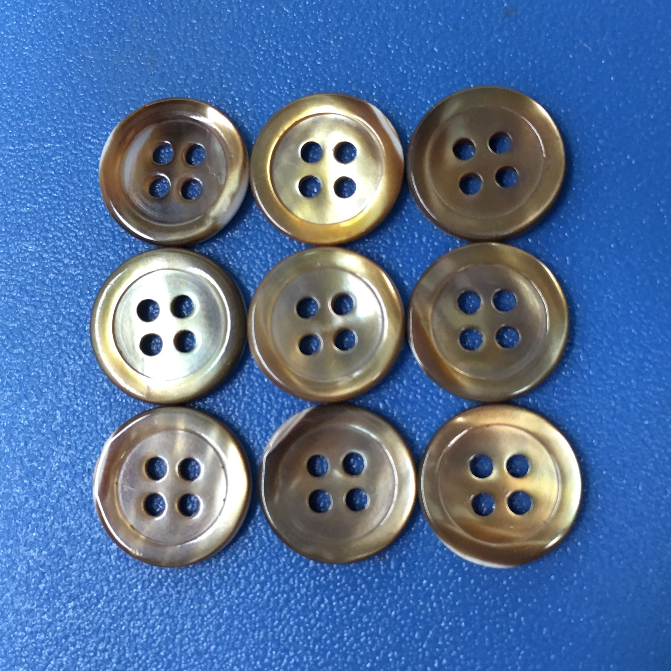 Mixed Colour Genuine Trocas/Trochus Shell MOP Buttons with Small Rim