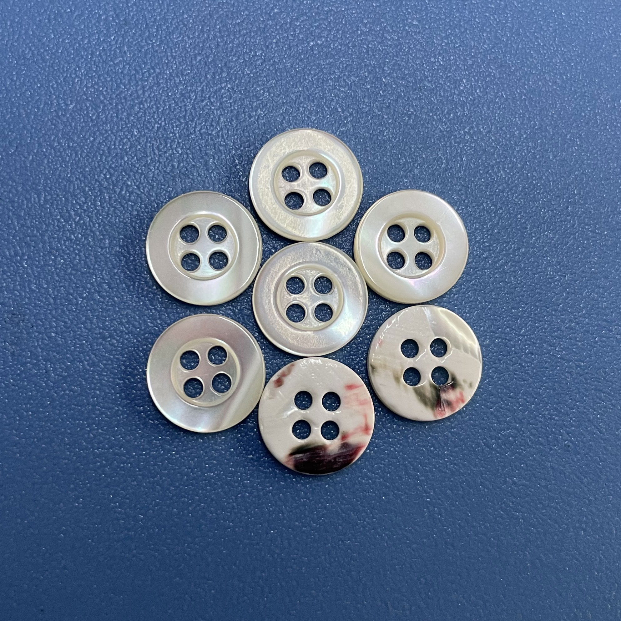 Natural White Logo Engraving Large Flat Rim Trocas Shell Buttons