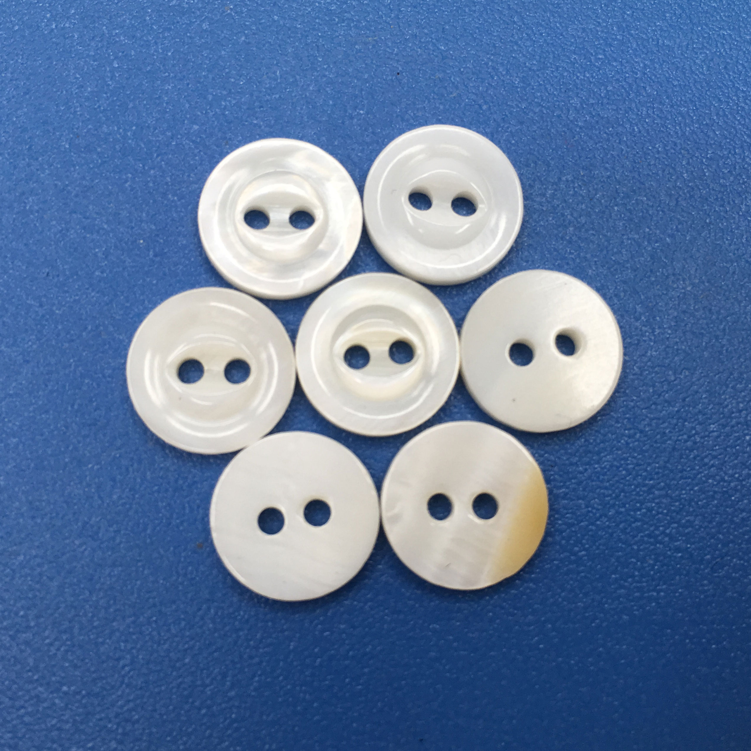 Cheap Natural White 2 Holes River Shell Shirt Buttons for Custom Made Clothing