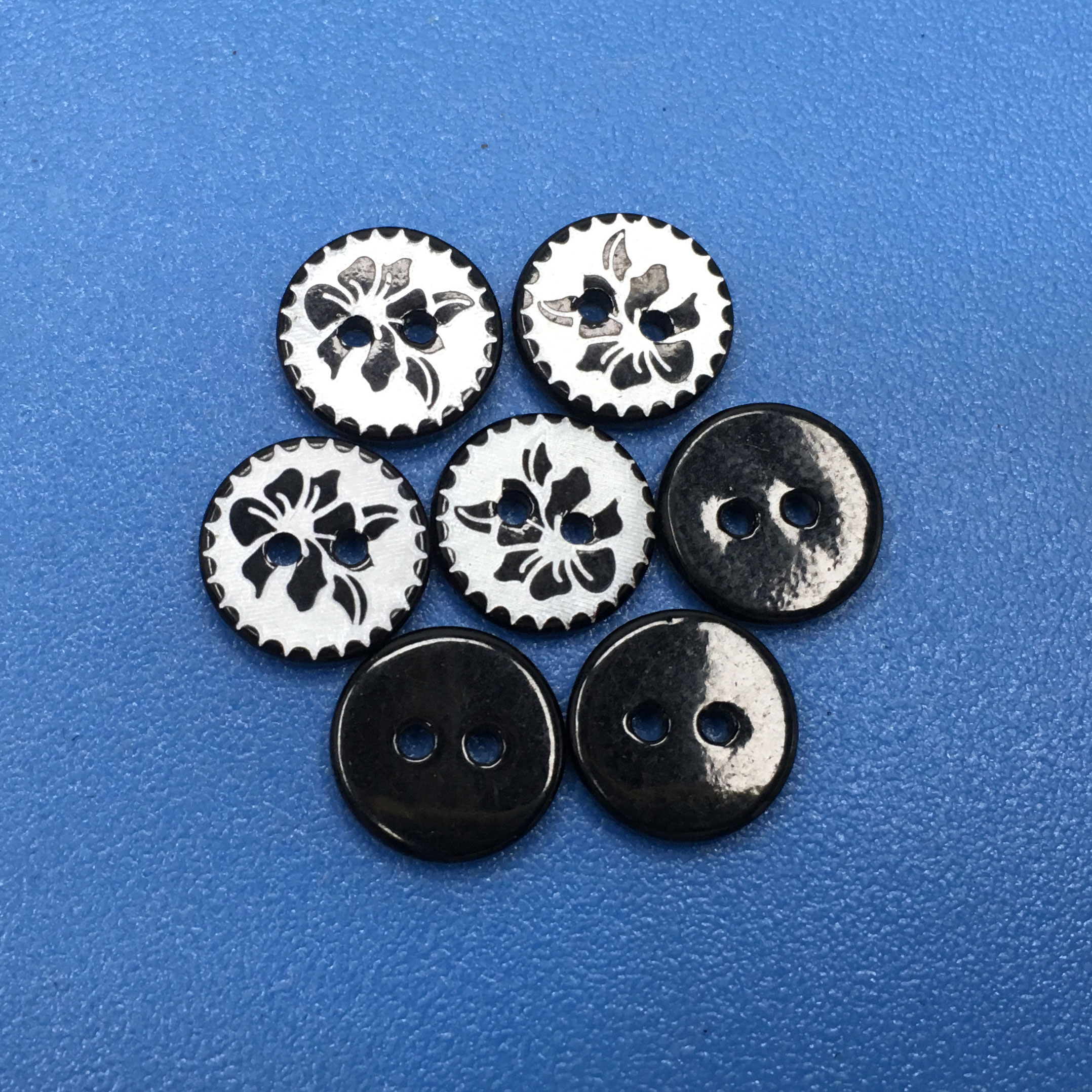 High Quality Eco-Friendly Natural Mother of Pearl Children’s MOP Buttons