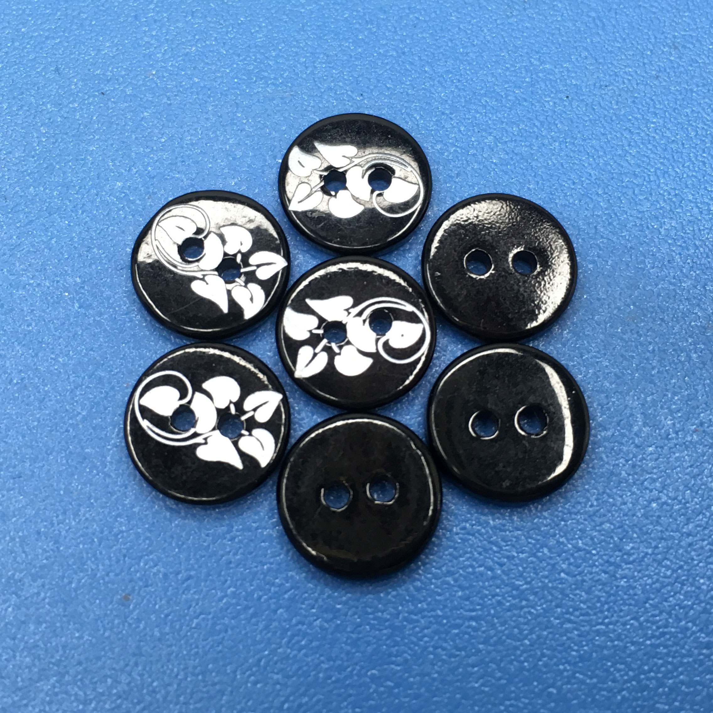 Custom Black Coating River MOP Shell Printed or Laser Sewing Buttons