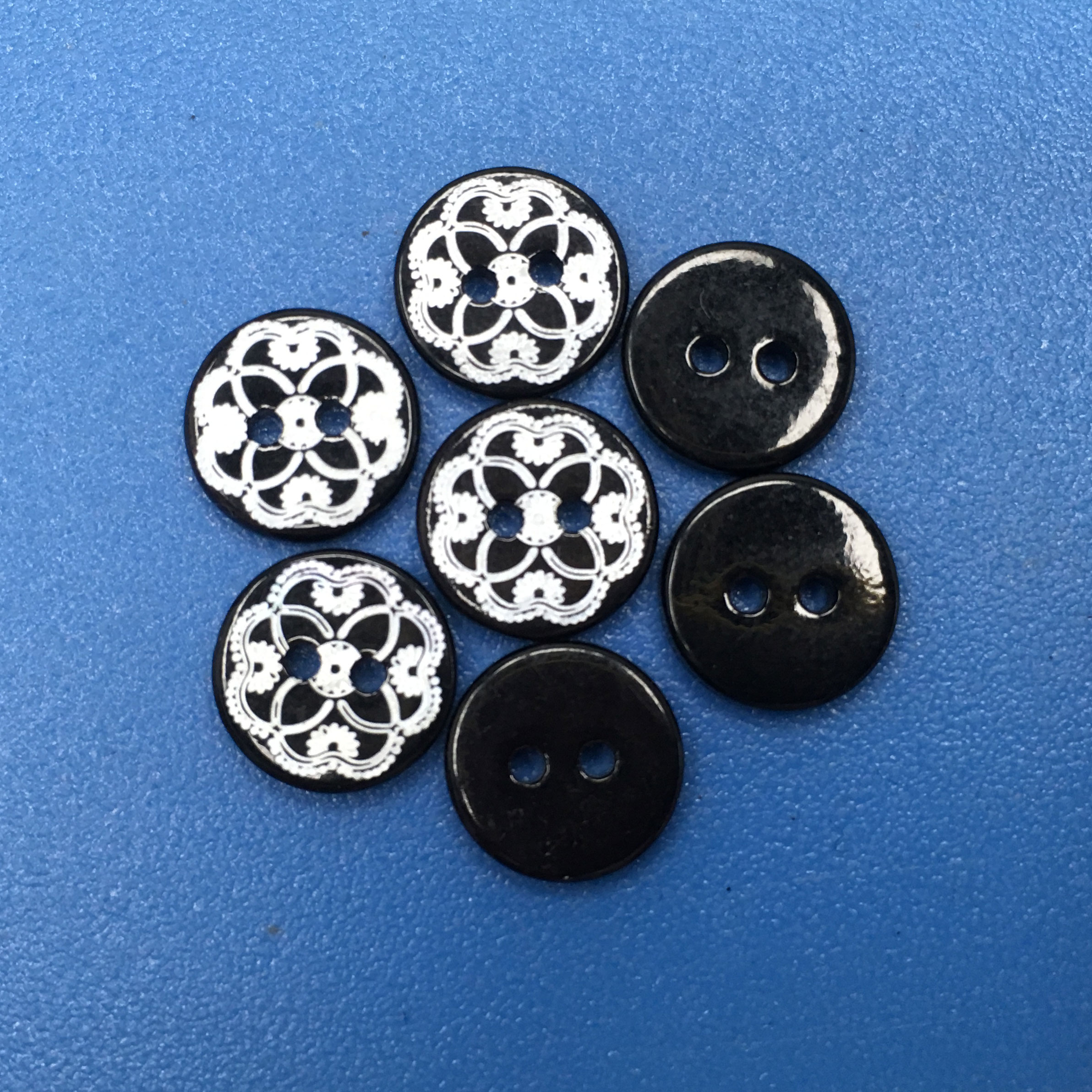 Customized Black Coating River Shell Buttons and Accessories for Fashion Brand