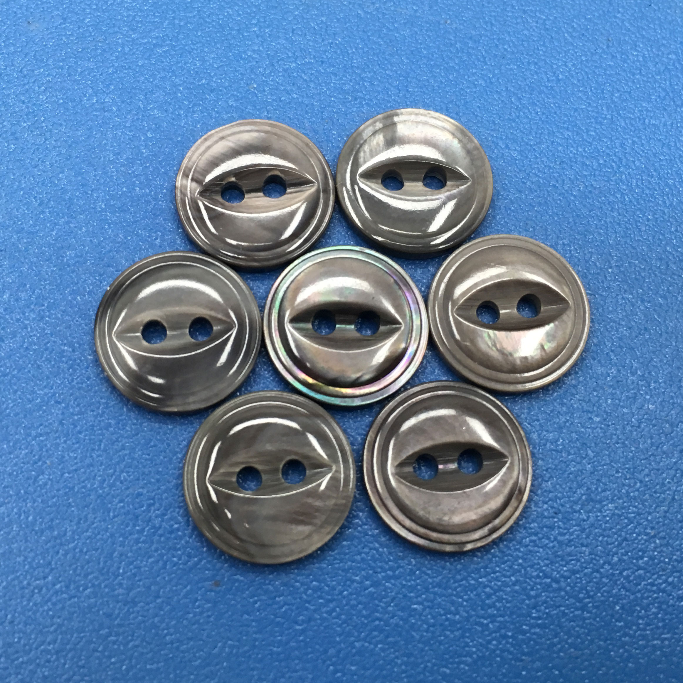 Sustainable 2 Holes Smoke Fisheye Shell MOP Military Suit Buttons with Rim