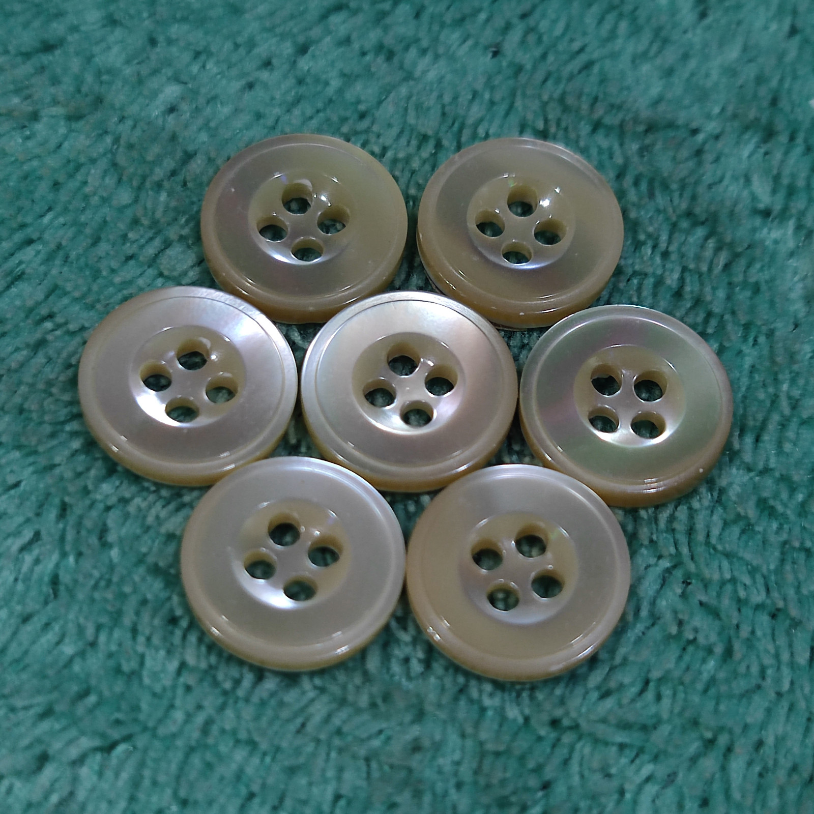 Wholesale Bulk Stylish Ivory/Beige Natural Rimmed Trocas MOP Shell Buttons