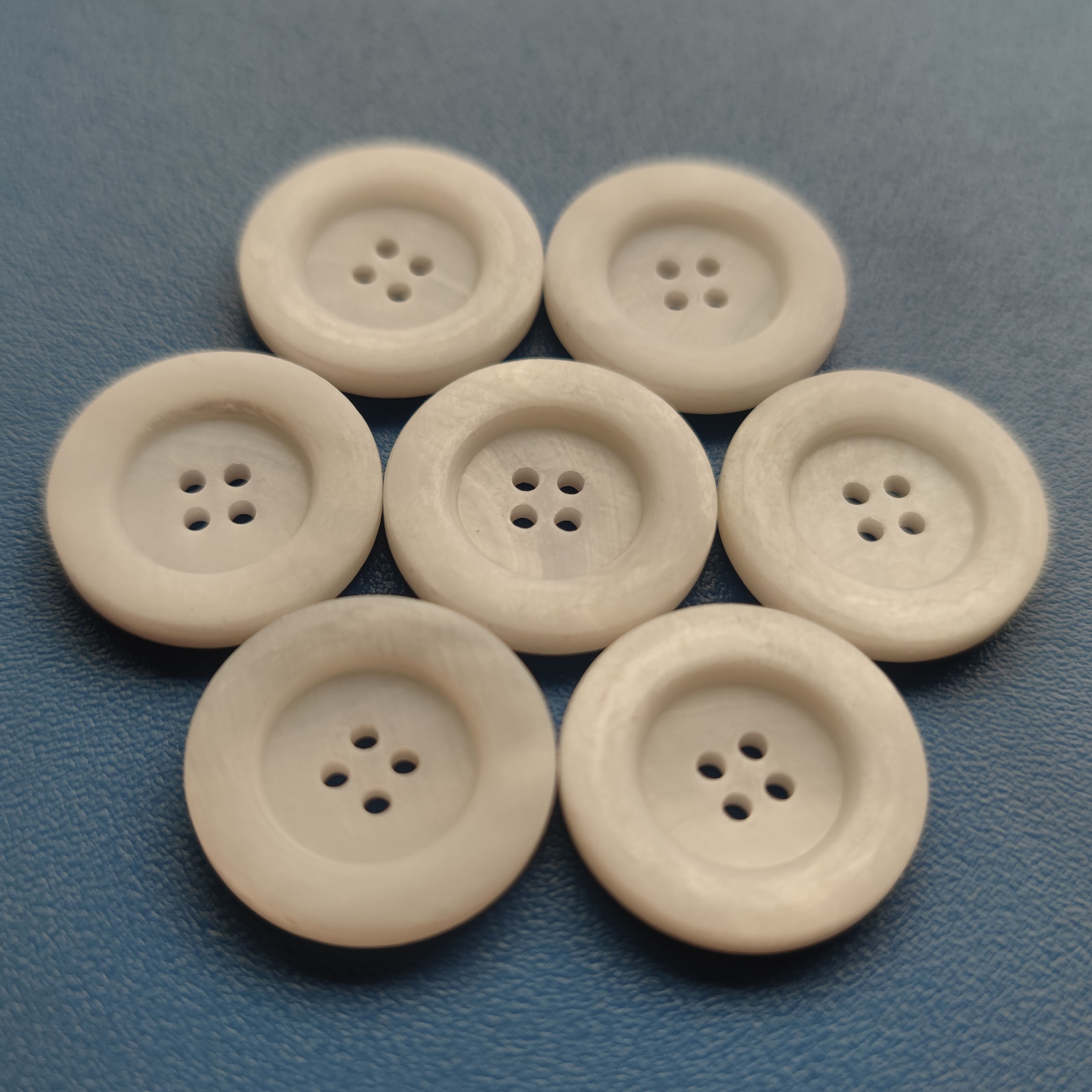 Custom Design Special 4 Holes Matt Finish River Shell Buttons with Medium Rim